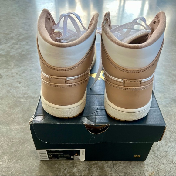 Jordan 1 Mid Tan Gum Hemp White Sneakers Men’s Size 9 w/ Original Box - Picture 8 of 13